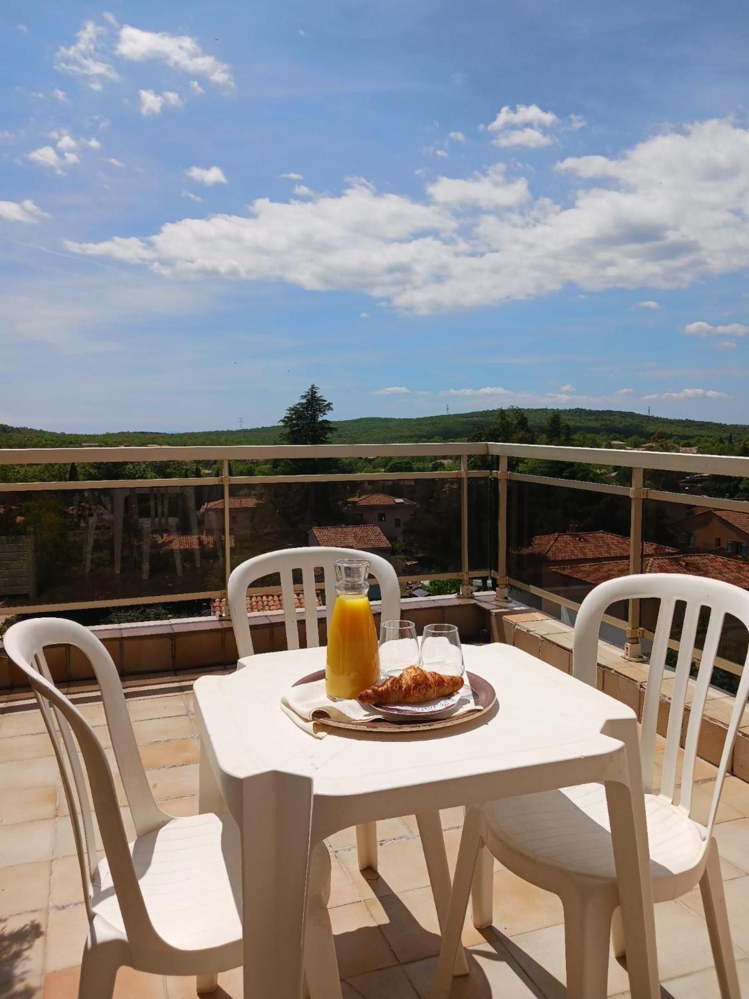 فندق Logis Le Relais Imperial Saint-Vallier-de-Thiey المظهر الخارجي الصورة