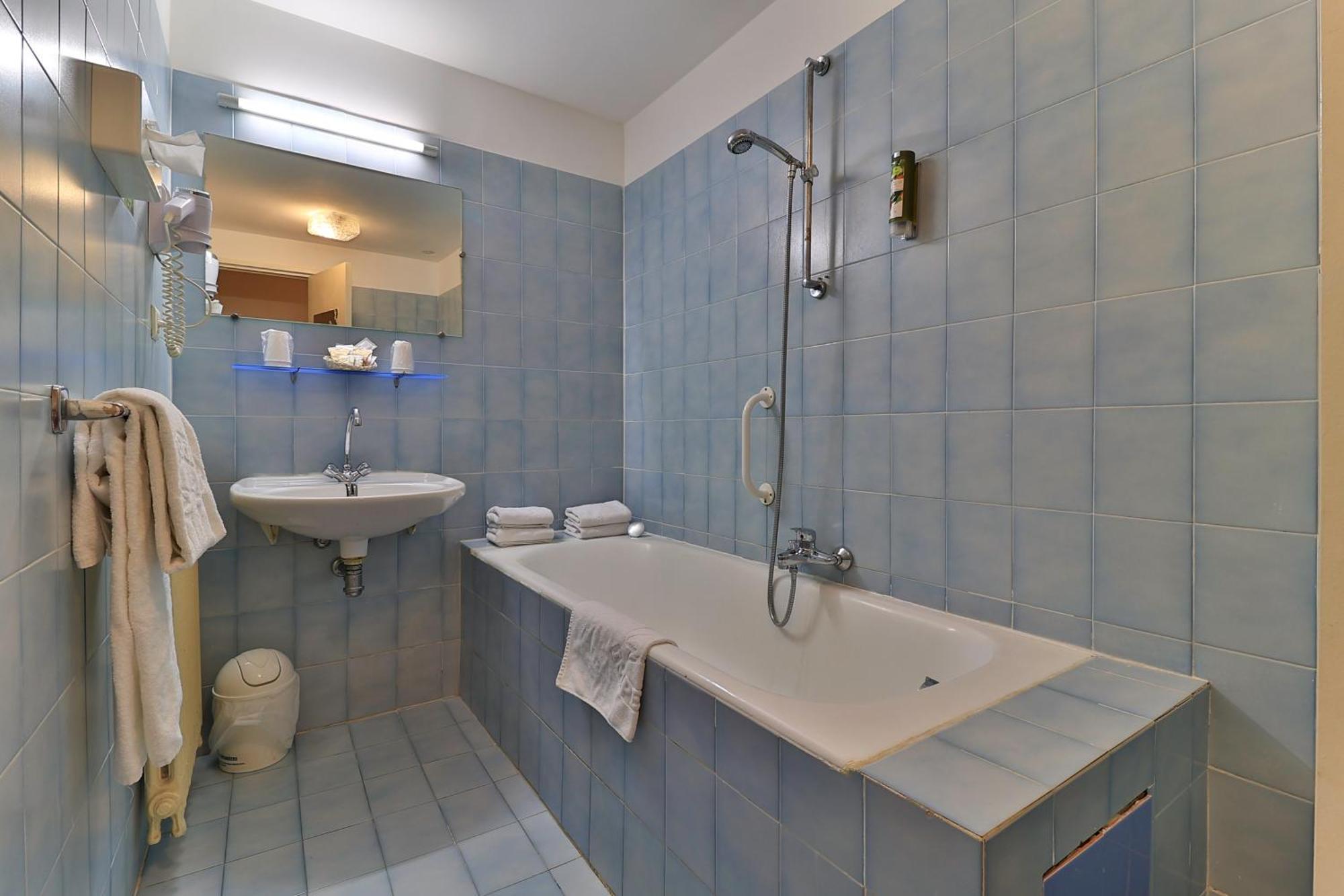 فندق Logis Le Relais Imperial Saint-Vallier-de-Thiey المظهر الخارجي الصورة