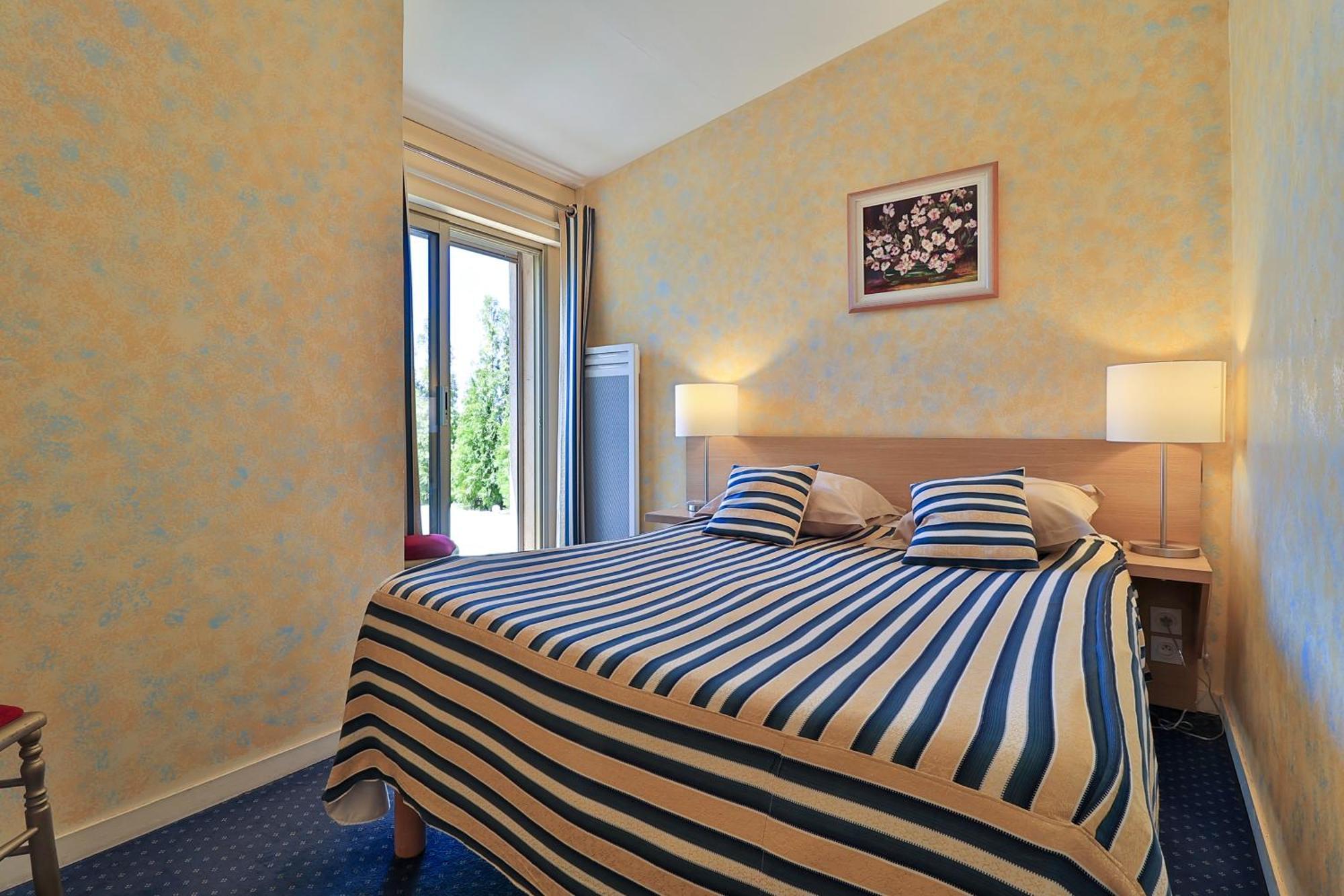 فندق Logis Le Relais Imperial Saint-Vallier-de-Thiey المظهر الخارجي الصورة