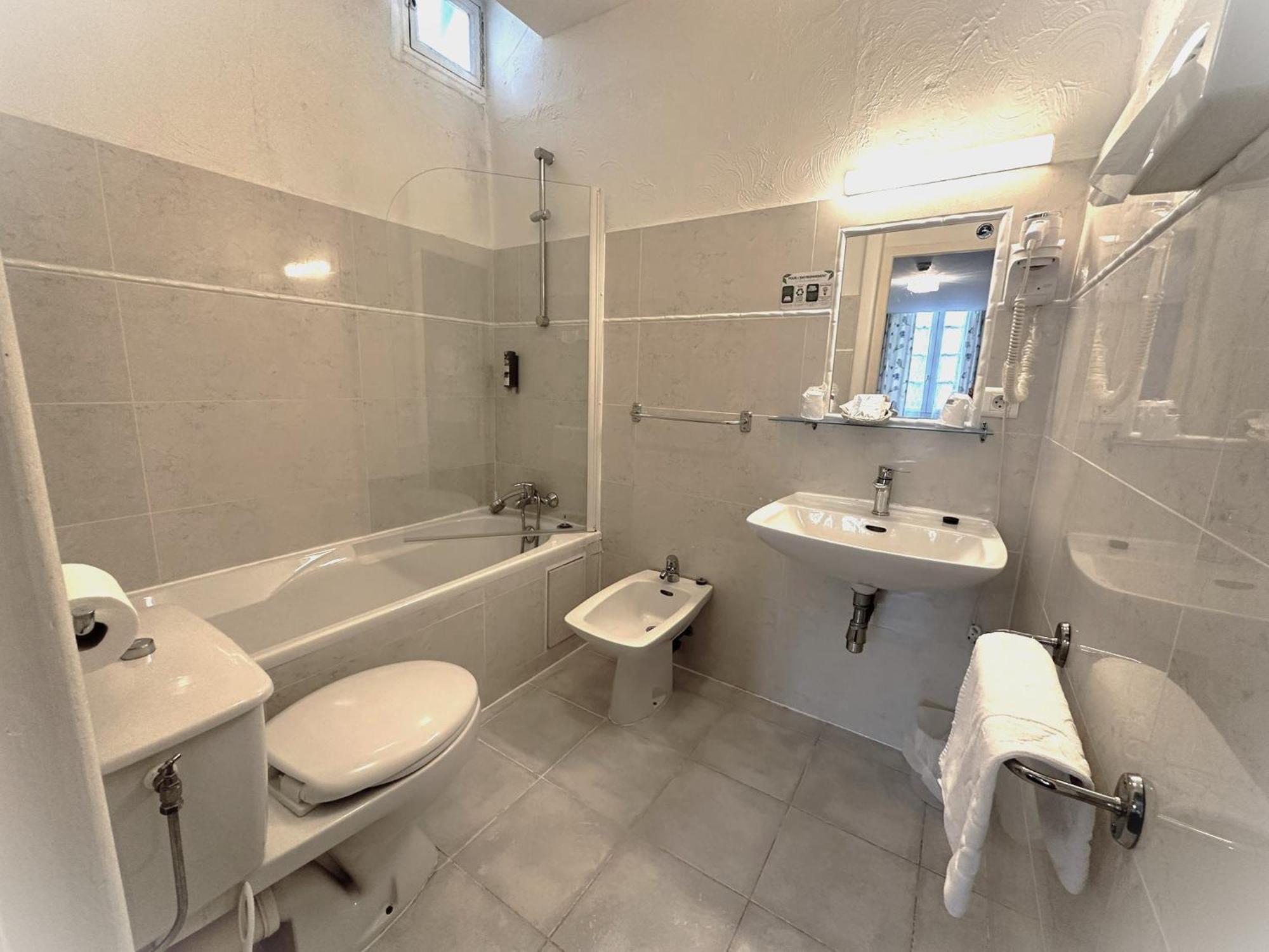 فندق Logis Le Relais Imperial Saint-Vallier-de-Thiey المظهر الخارجي الصورة
